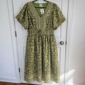 1X Léa Green 🌿 Puff Sleeves, Smocked Waist, Pockets! Perfect spring or easter.